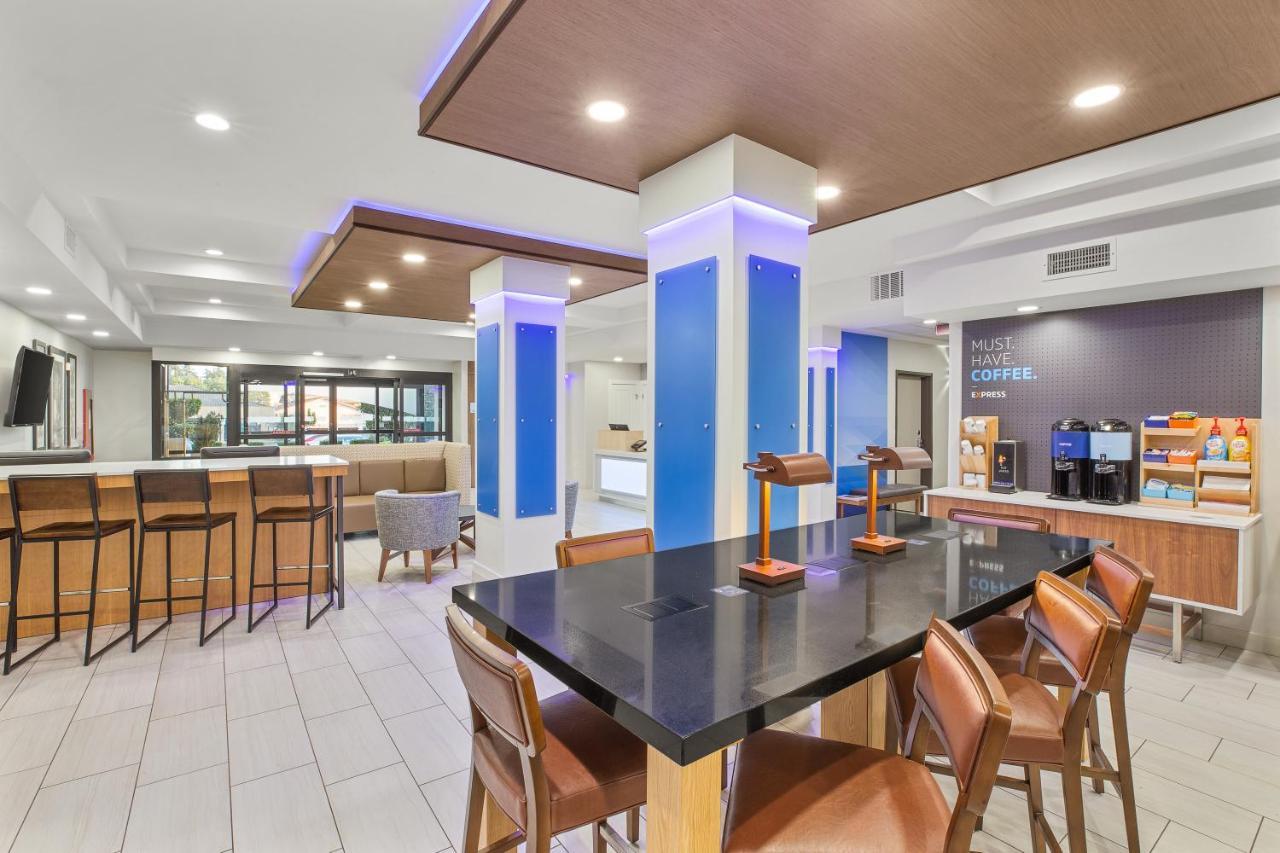 Holiday Inn Express & Suites Tacoma By Ihg Exteriér fotografie